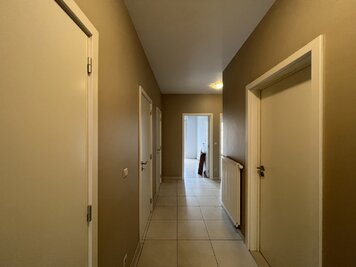 Ruim appartement met 2 slaapkamers in het centrum van De Pinte - 3