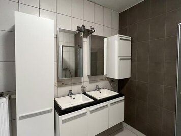 Ruim appartement met 2 slaapkamers in het centrum van De Pinte - 10