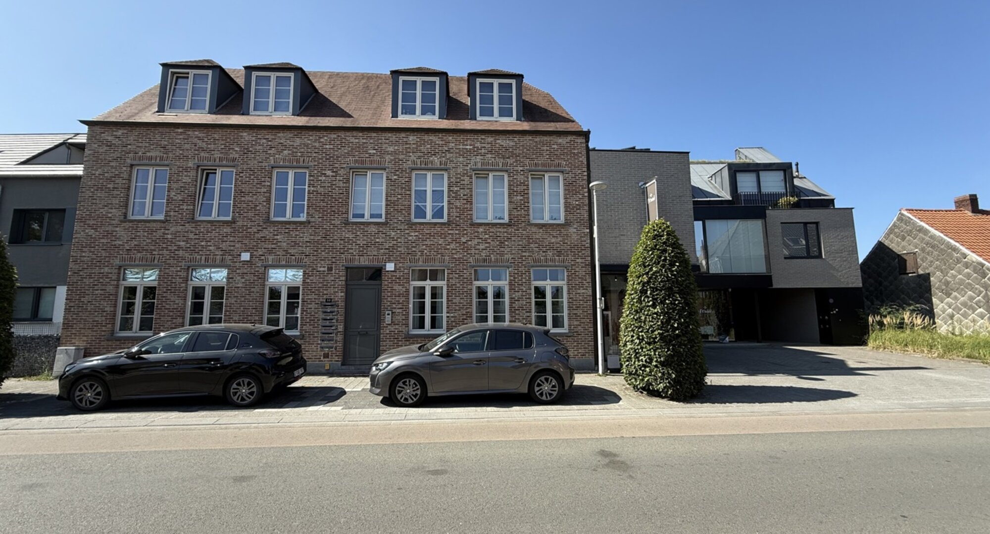 Ruim appartement met 2 slaapkamers in het centrum van De Pinte