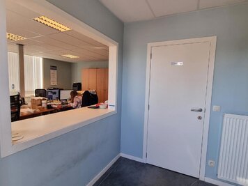 Magazijn met kantoor - 3