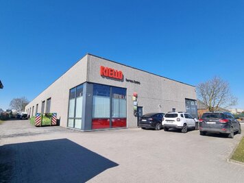 Magazijn met kantoor - 7