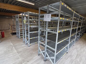 Magazijn met kantoor - 8