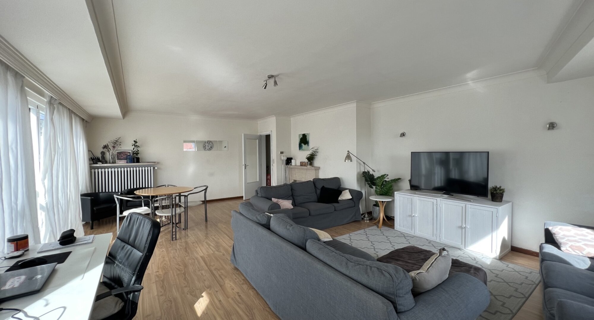 Ruim appartement met 3 slaapkamers en terrasje!