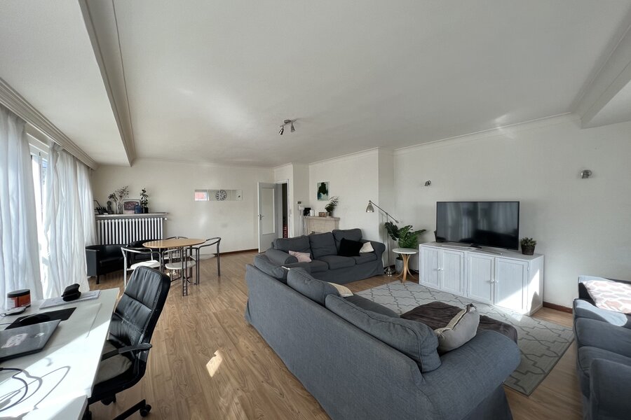 Ruim appartement met 3 slaapkamers en terrasje!