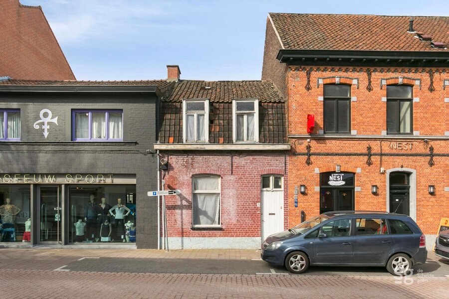 Totaal te renoveren woning in centrum Aalter