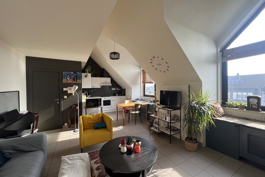 Ruim en lichtrijk duplex appartement te Gentbrugge