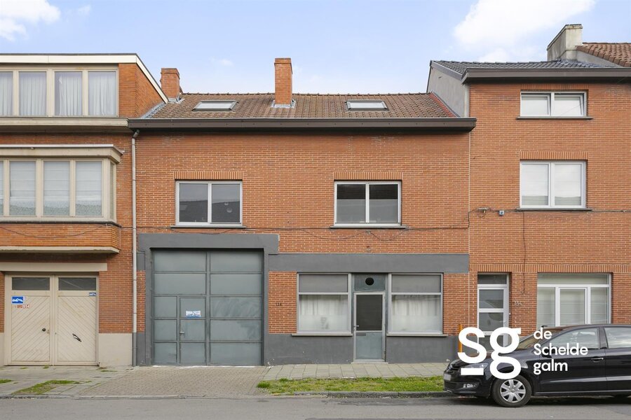 ruime woning met magazijn in centrum Gentbrugge