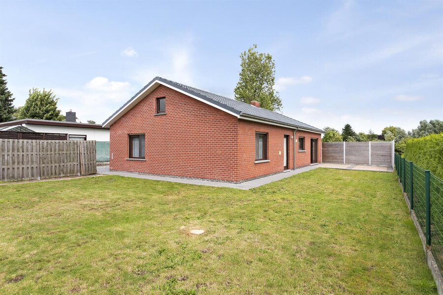 Op te frissen bungalow op TOPlocatie in Deinze