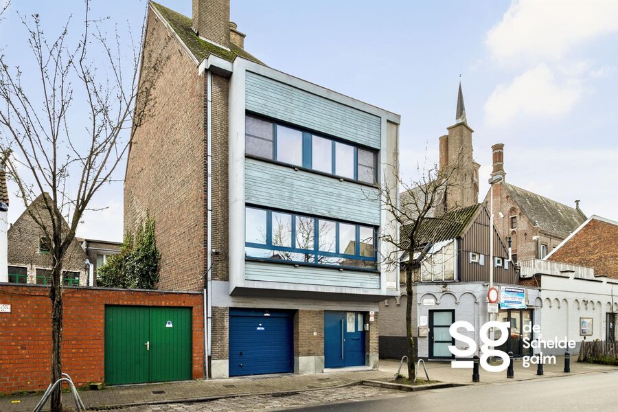 Zeer ruime woning met dokterpraktijk