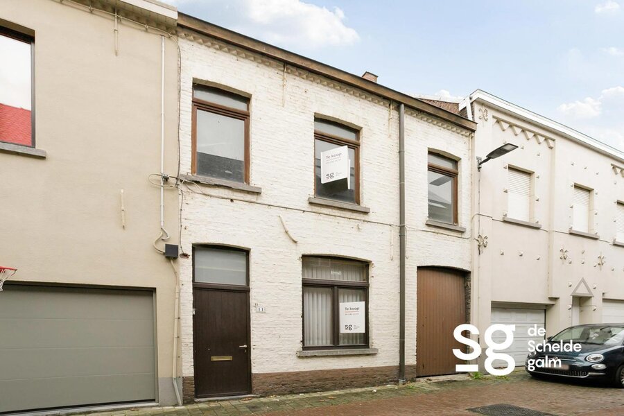 Te renoveren rijwoning hartje Eine