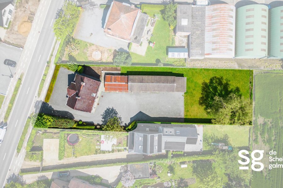 te renoveren woning aan de rand van Deurle