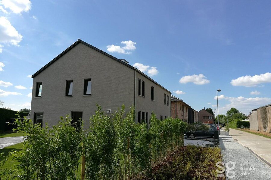 HOB met 4 slaapkamers te huur!