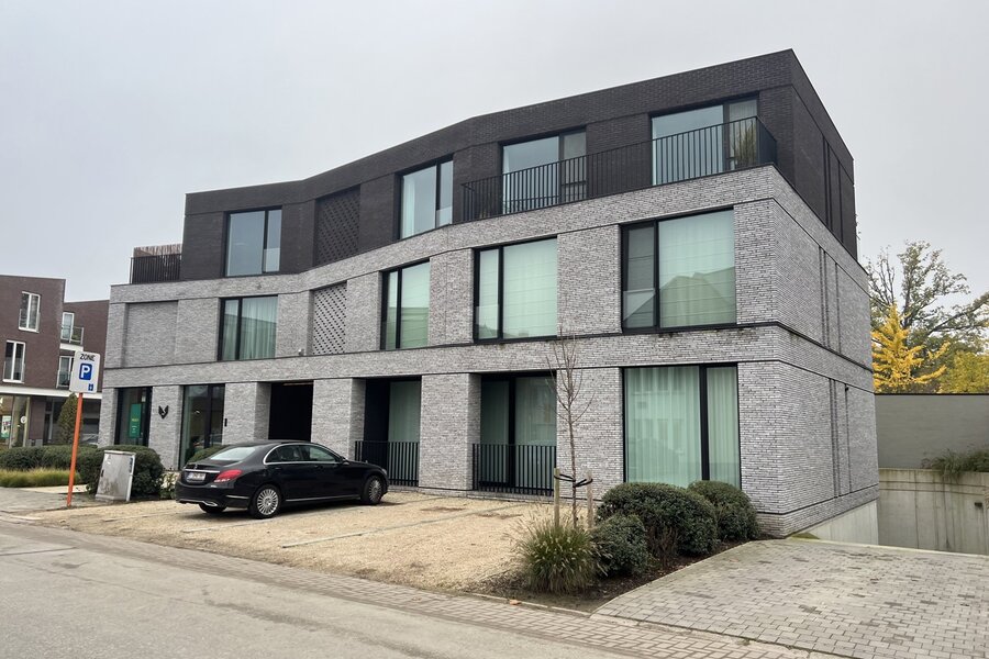 Lichtrijk appartement op toplocatie in De Pinte!