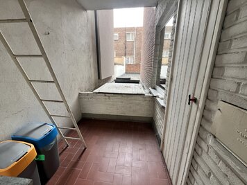 Goed, centraal gelegen kantoorruimte met autostaanplaats in Gent. - 8
