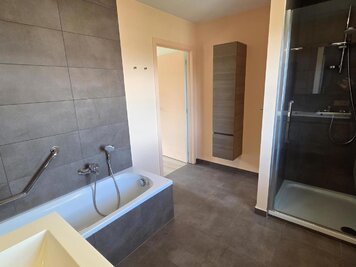 Ruime woning in rustige wijk centrum De Pinte - 10