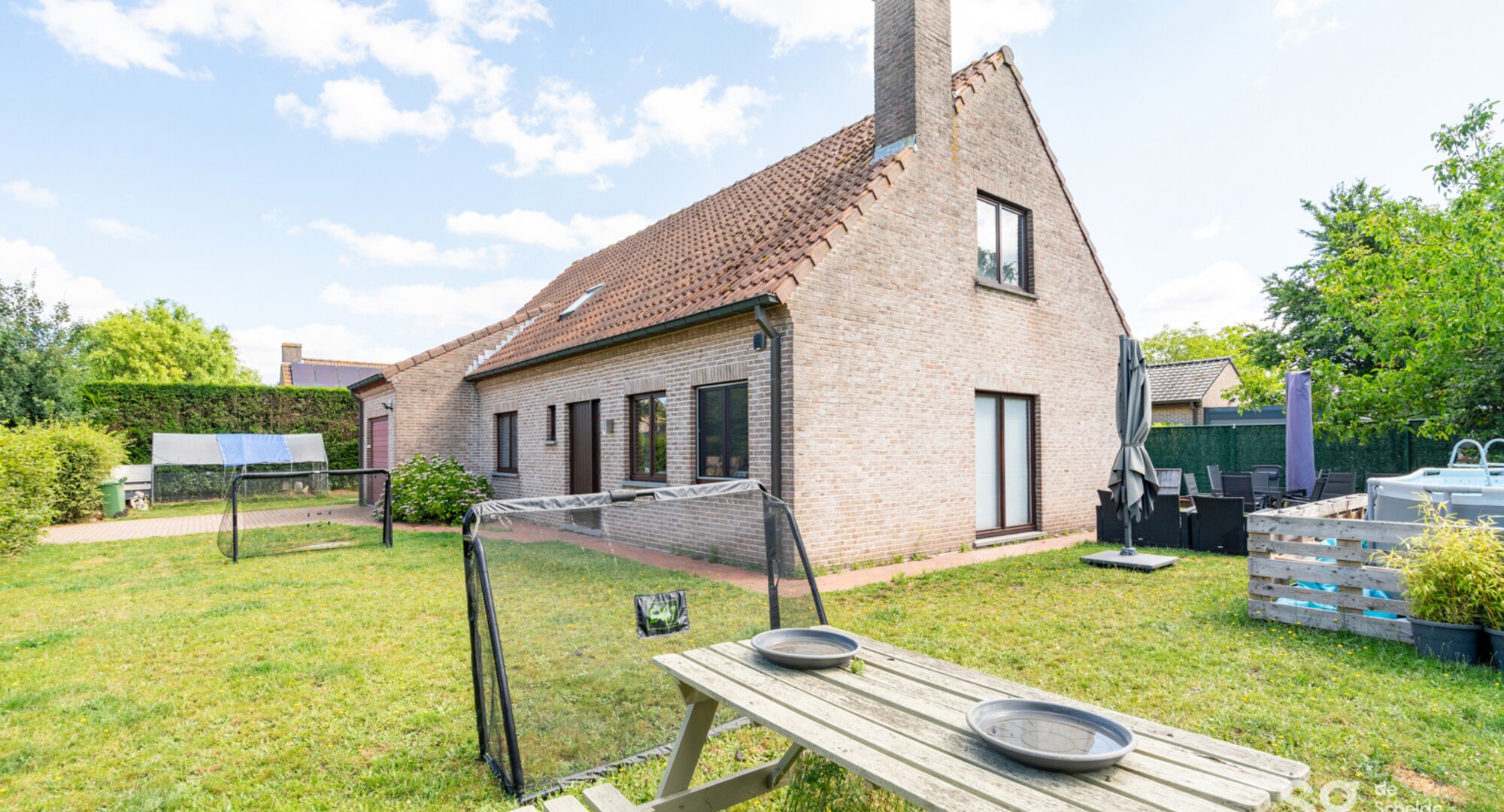 Rustig gelegen, verrassend ruime woning nabij het centrum van Nazareth