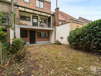 Ruime woning met tuin en garage op TOPLOCATIE - 2