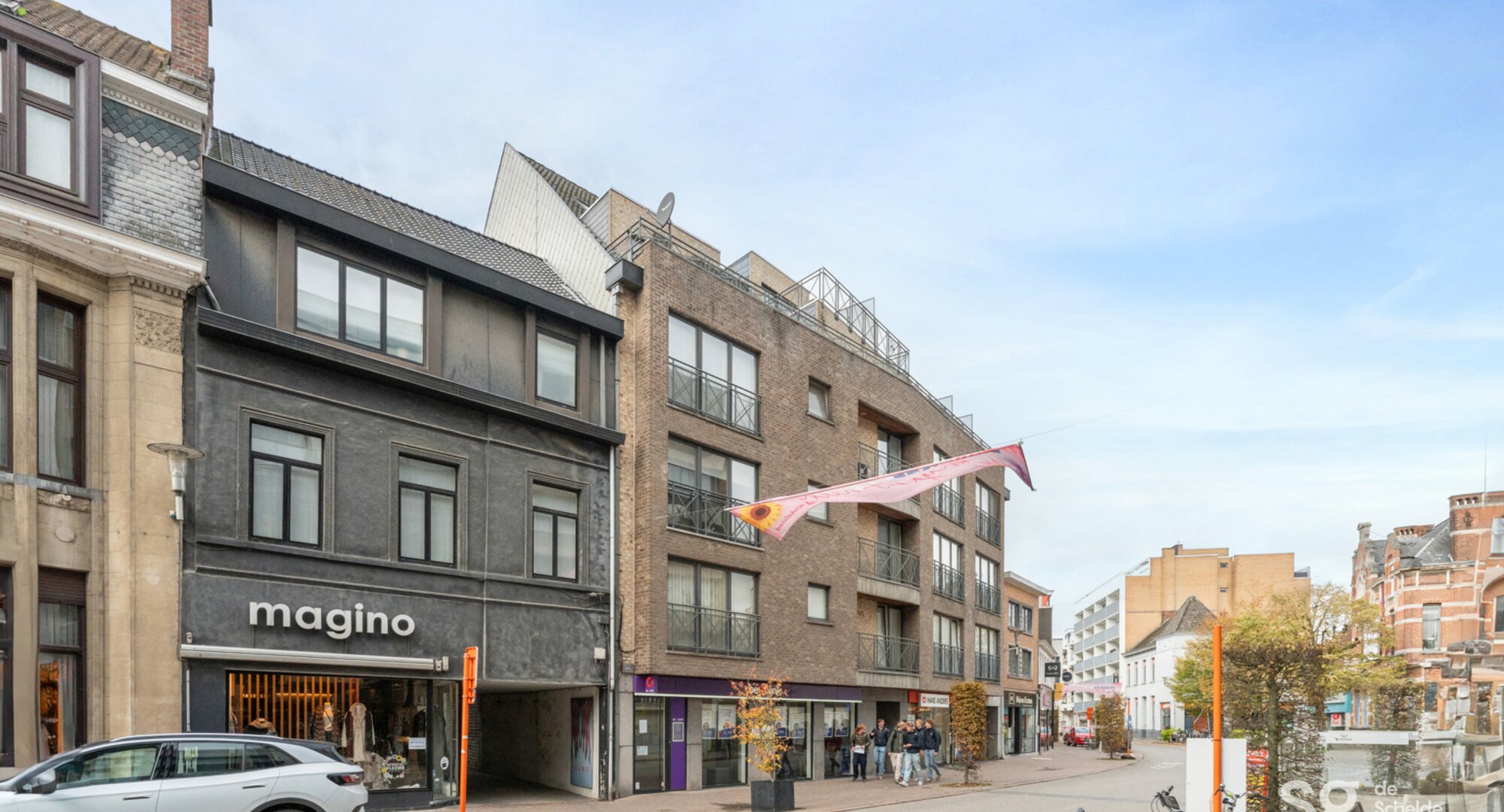 Instapklaar appartement met garage in het hart van Deinze