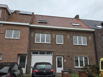 Ruime woning in het rustige Zevergem - 1