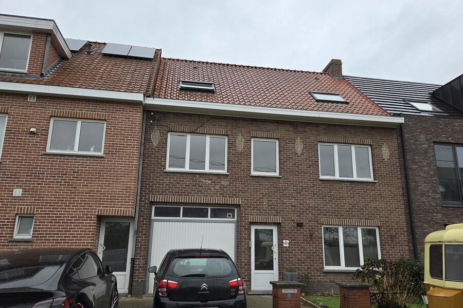 Ruime woning in het rustige Zevergem