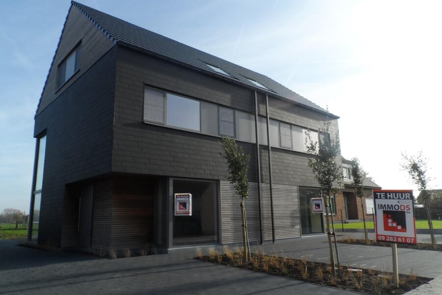 Half open nieuwbouwwoning in een landelijk kader