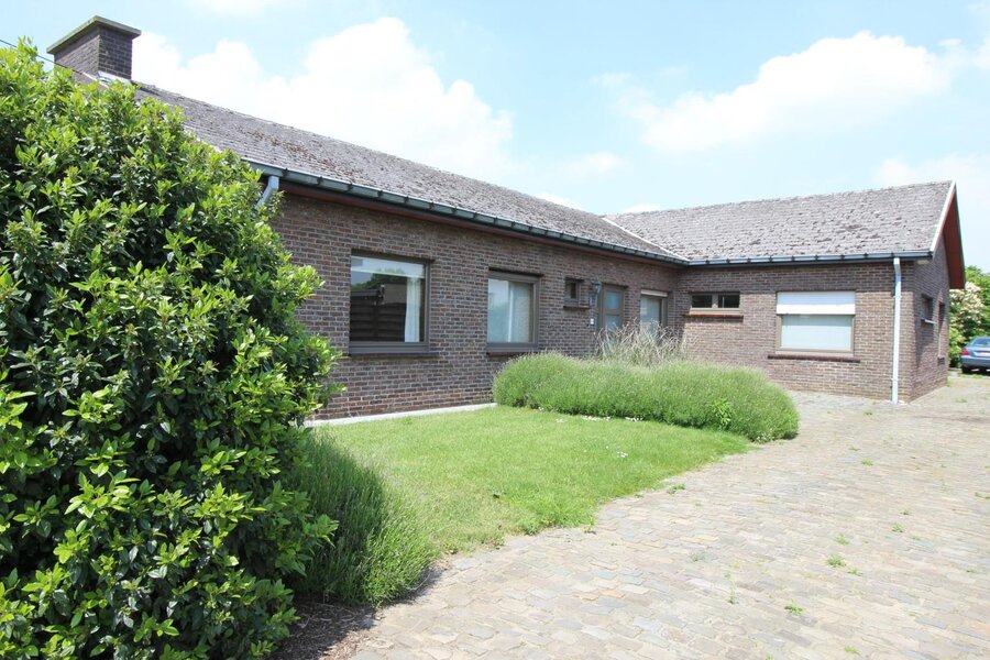 Landelijk gelegen bungalow nabij centrum en recreatievijver