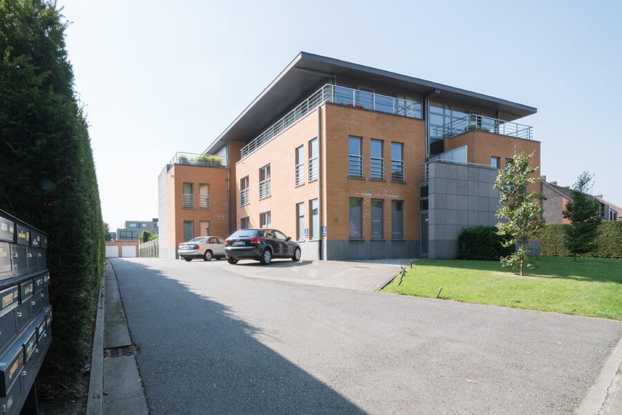 Residentieel gelegen appartement met garagebox