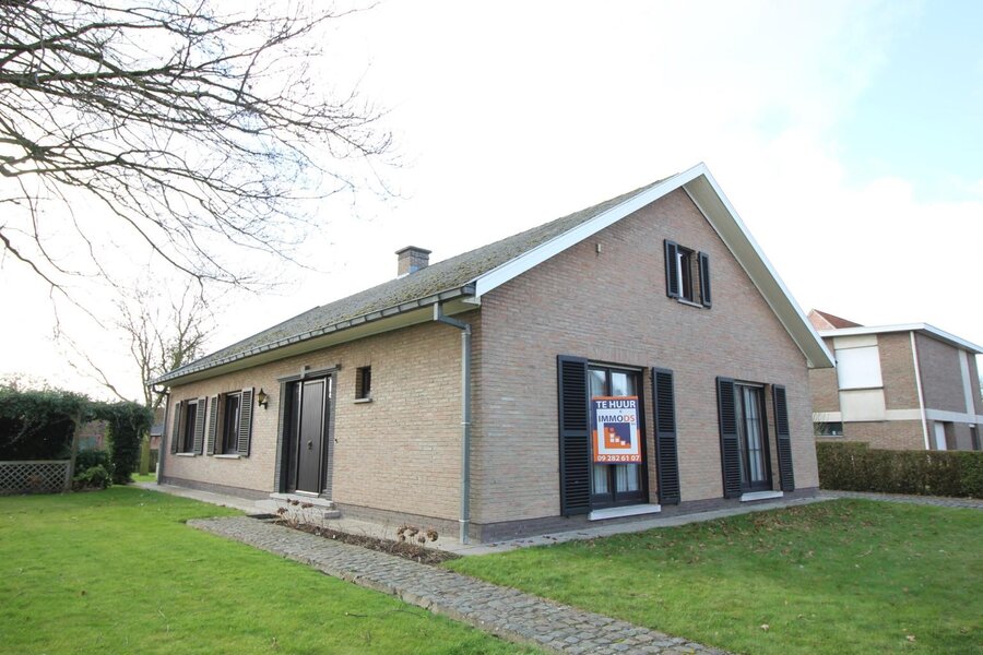 BINNENKORT TE HUUR: ruime laagbouwvilla