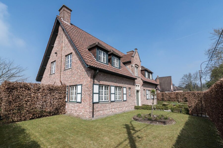 Riante instapklare villa op strategische ligging