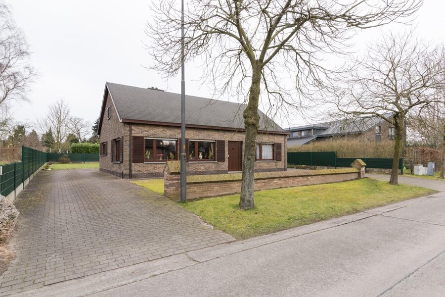 Woning met potentieel op uitgelezen locatie te De Pinte