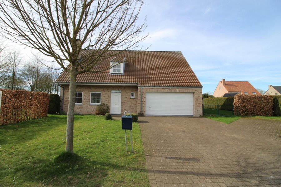 Prachtige villa op centrale maar toch rustige locatie in Zevergem.