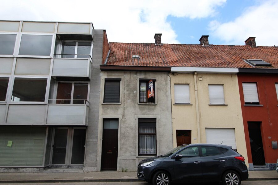 Te renoveren woning nabij centrum Roeselare - KLEIN BESCHRIJF