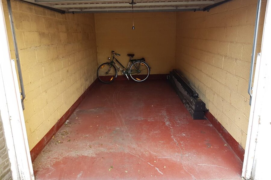 Drie afgesloten garageboxen te koop