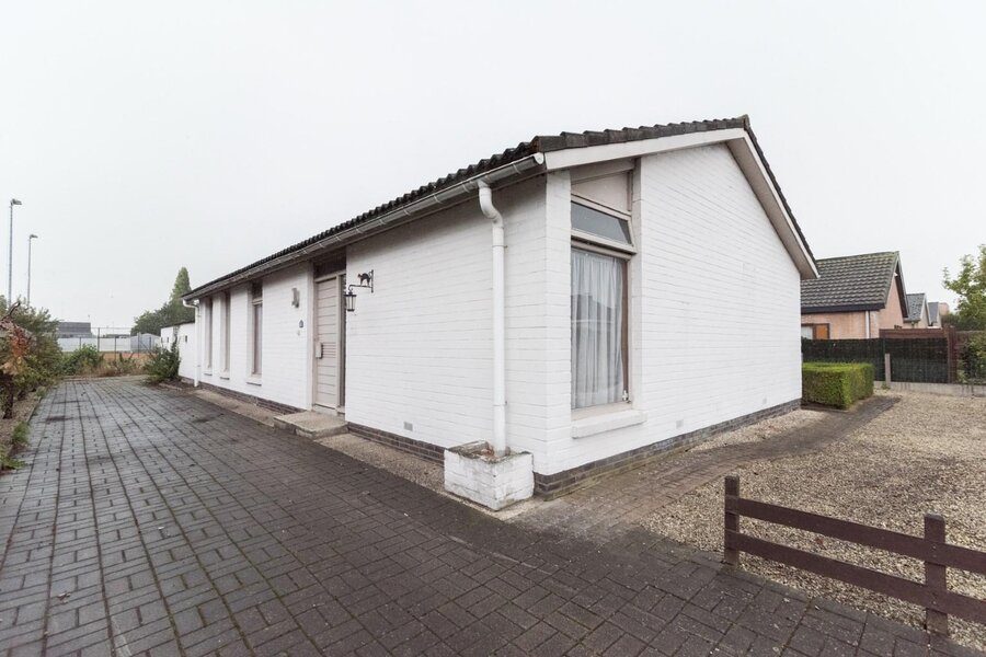 Te renoveren bungalow op een rustig en zuidgericht perceel