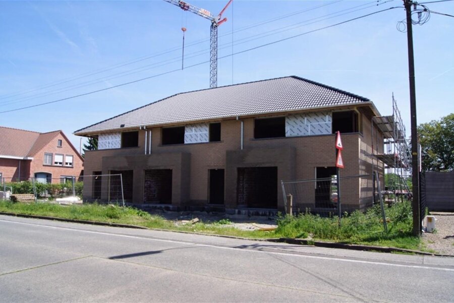 Halfopen nieuwbouwwoning 