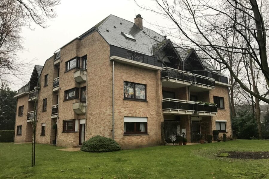 Ruim gelijkvloers appartement in woonpark