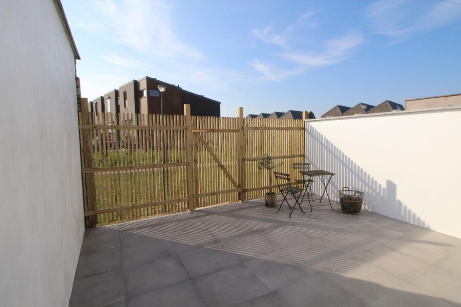 Prachtig gerenoveerde woning met zonnig terras!