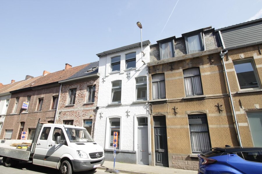 rijwoning nabij het station van Deinze