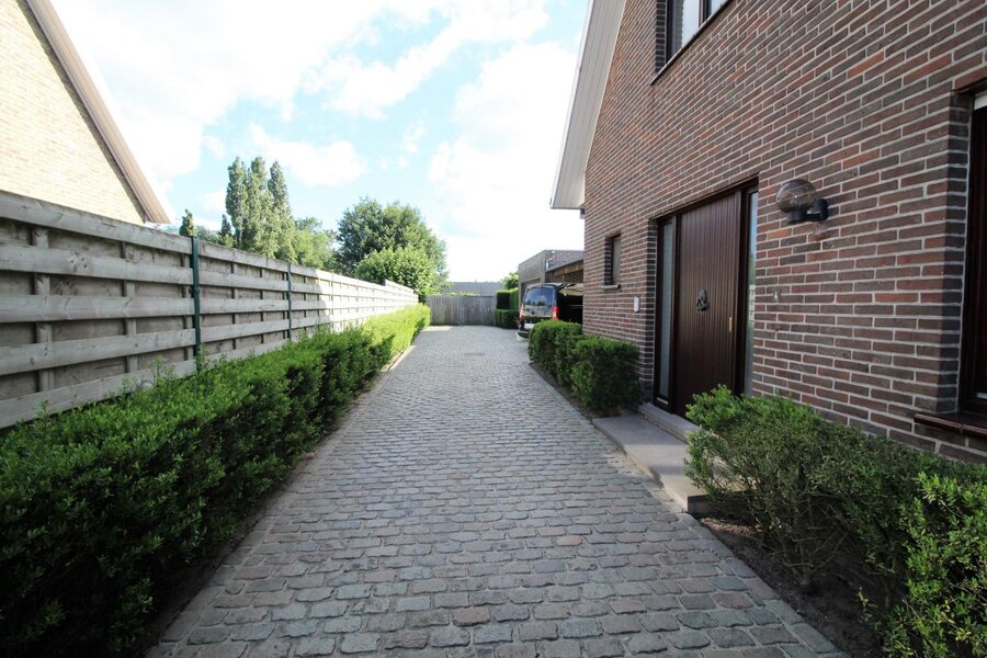 Rustige halfopen bebouwing te De Pinte