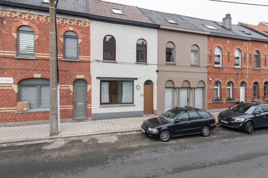 Prachtig gerenoveerde woning te Sint-Amandsberg! 