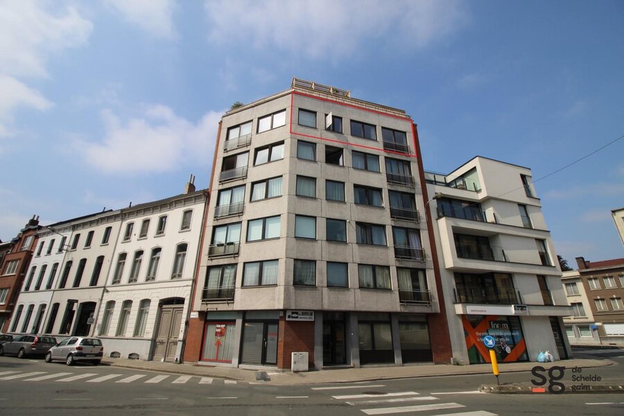 Gerenoveerd appartement in centrum Kortrijk