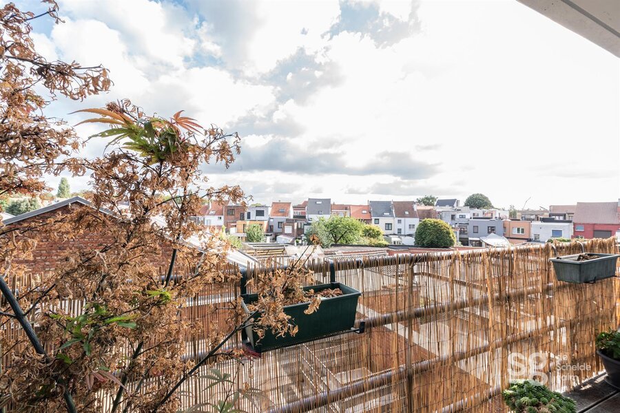 2 slaapkamer appartement met garagebox te Gentbrugge!