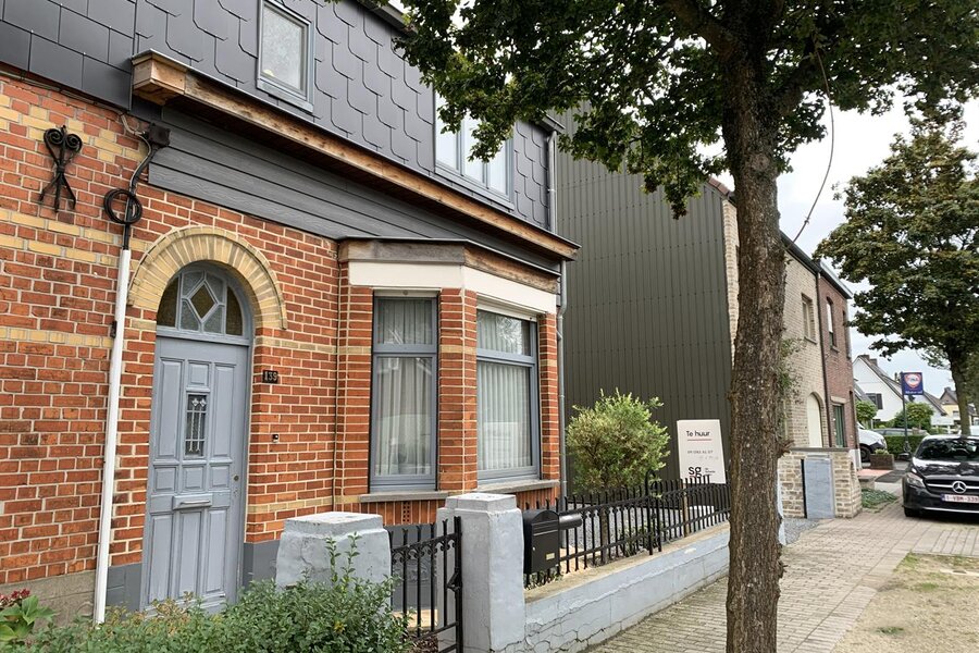 Leuke halfopen bebouwing met tuin te huur in De Pinte!