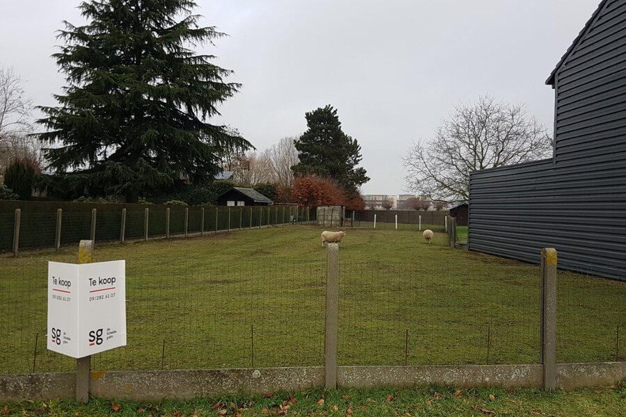 Goed gelegen en goed geörienteerde bouwgrond voor HOB