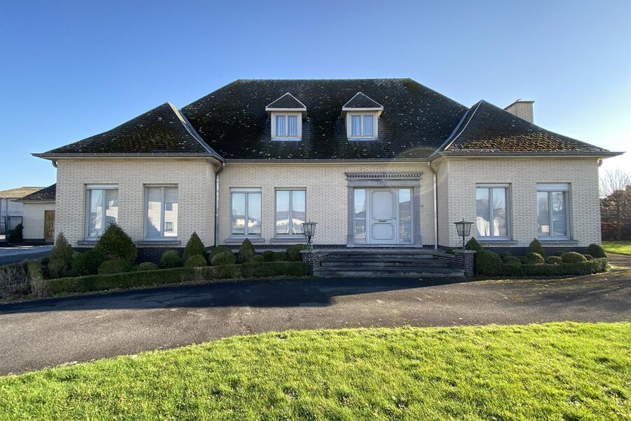 Goed gelegen villa met grote tuin