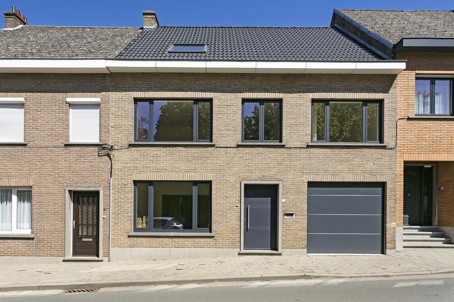 Volledig gerenoveerde woning in centrum Gavere