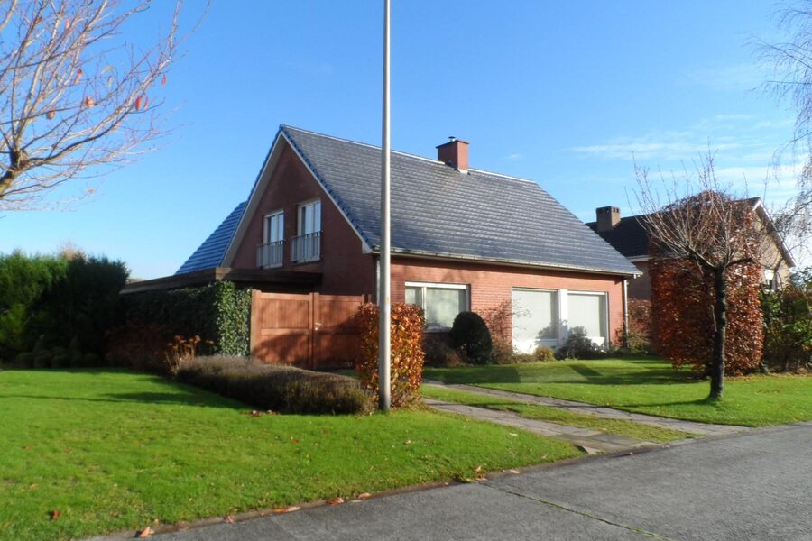 Ruime gezinswoning met verzorgde tuin in volle centrum