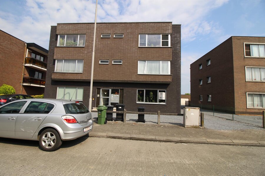Gelijkvloers appartement met garage