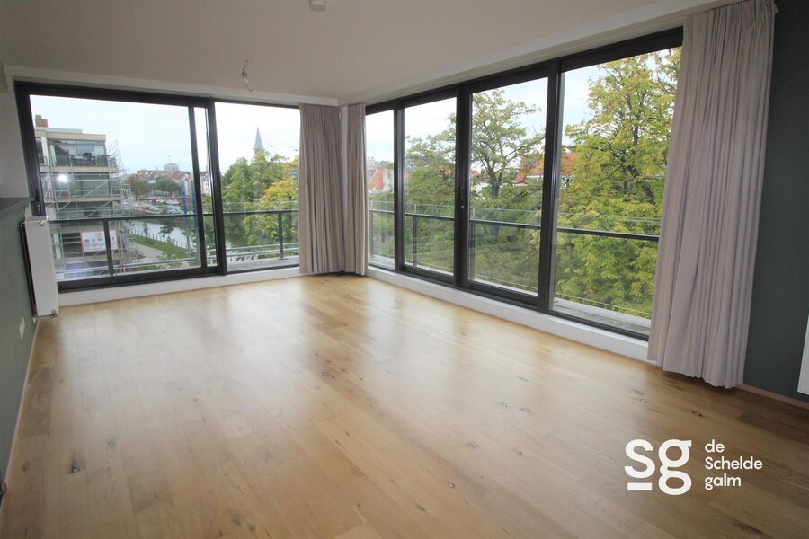 Lichtrijk appartement op toplocatie in Gent