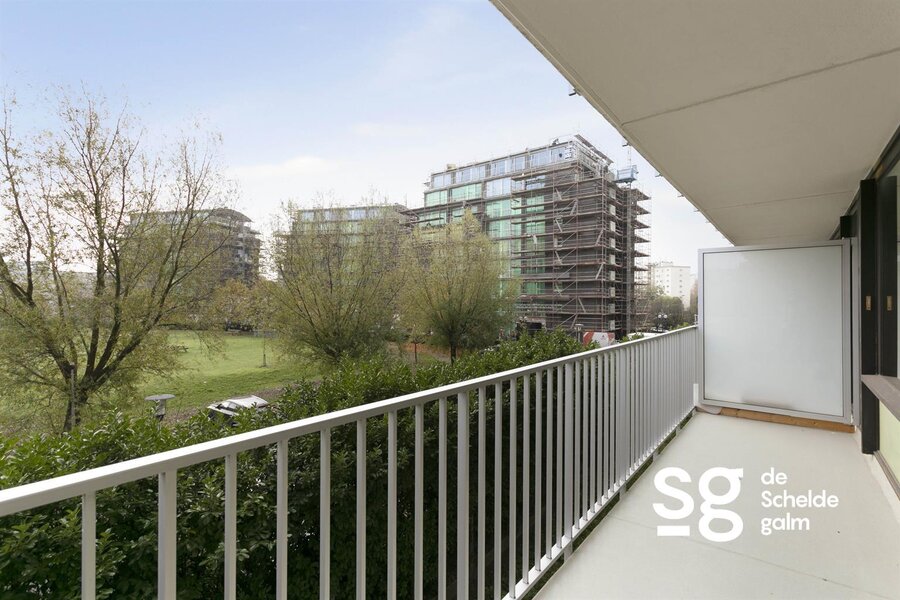 Te renoveren appartement met garage vlakbij Watersportbaan